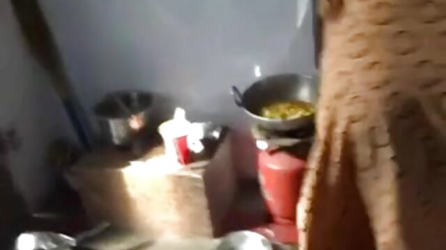 స్లిమ్ టీన్ అంబర్ రేన్ స్టీమీ ఫక్‌కి ముందు తన తలని సెక్స్ తెలుగు కావాలి ఇస్తుంది